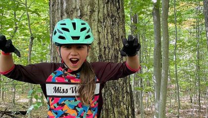 Athlète de vélo célébrant